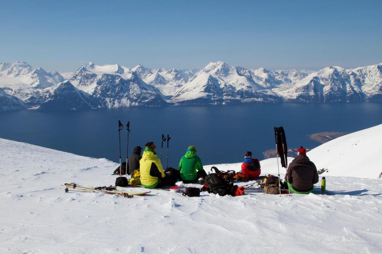 Kjosen Lodge, Lyngen. Lyngseidet Exterior photo